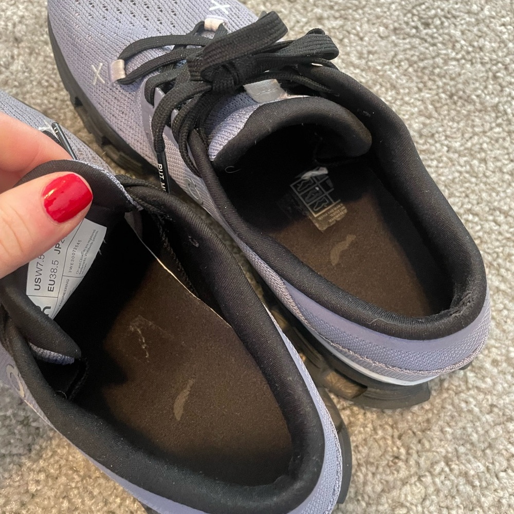 On Running Lavender and Black Women's Athletic Running Shoes - Picture 3 of 6